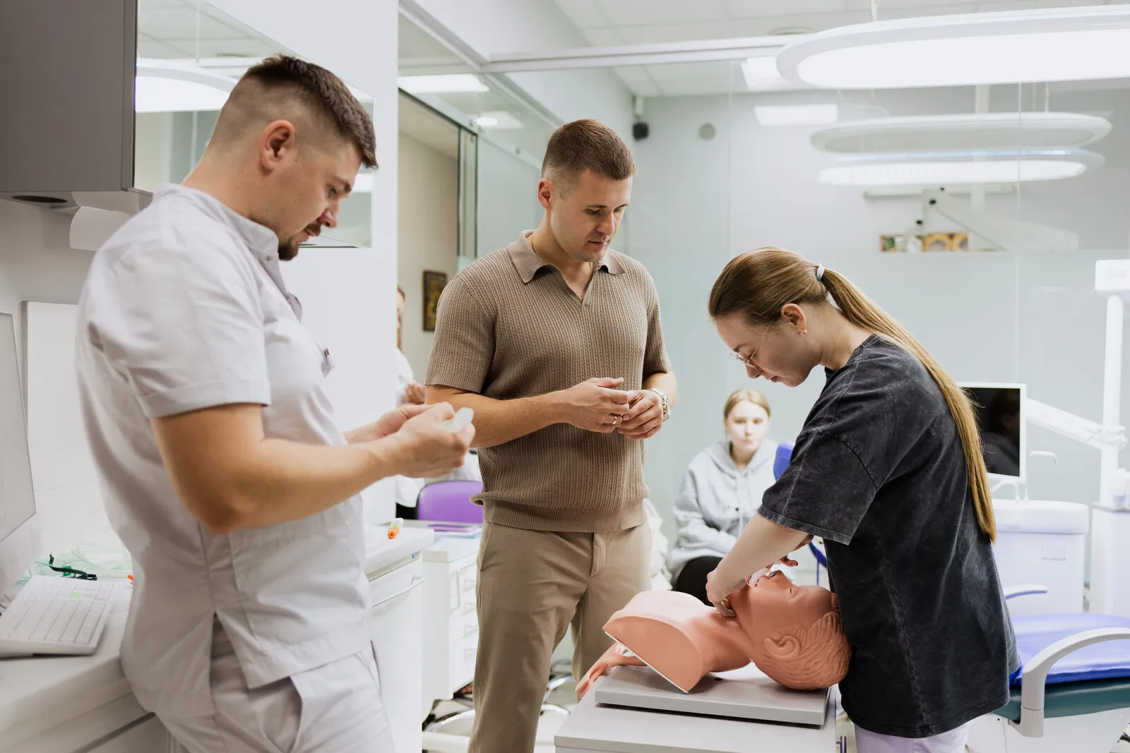 Відпрацювання дій при невідкладному стані у стоматологічному кабінеті